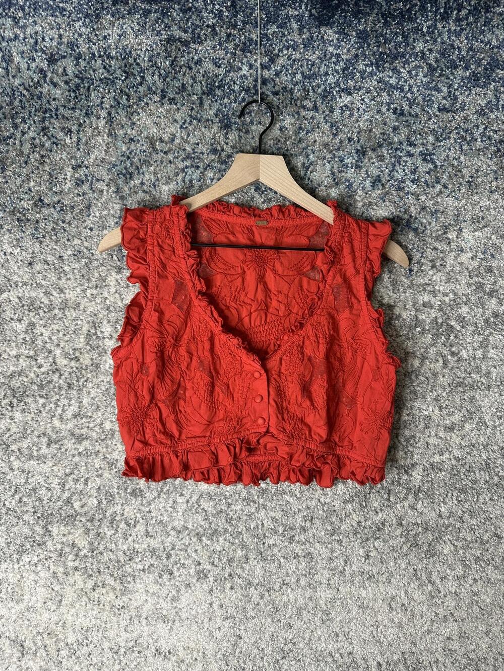 Free People Tank Top Womens Medium Red Floral Embroidered Ruffle Button Cropped